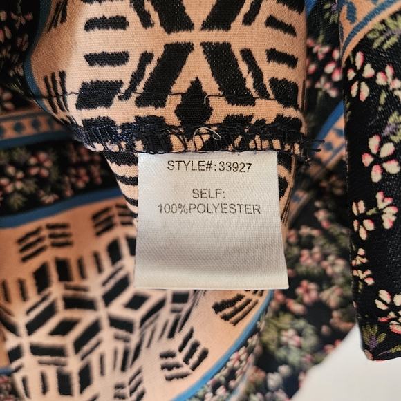 Floral Sleeveless Top - Navy and Peach Size Medium - Picture 3 of 5